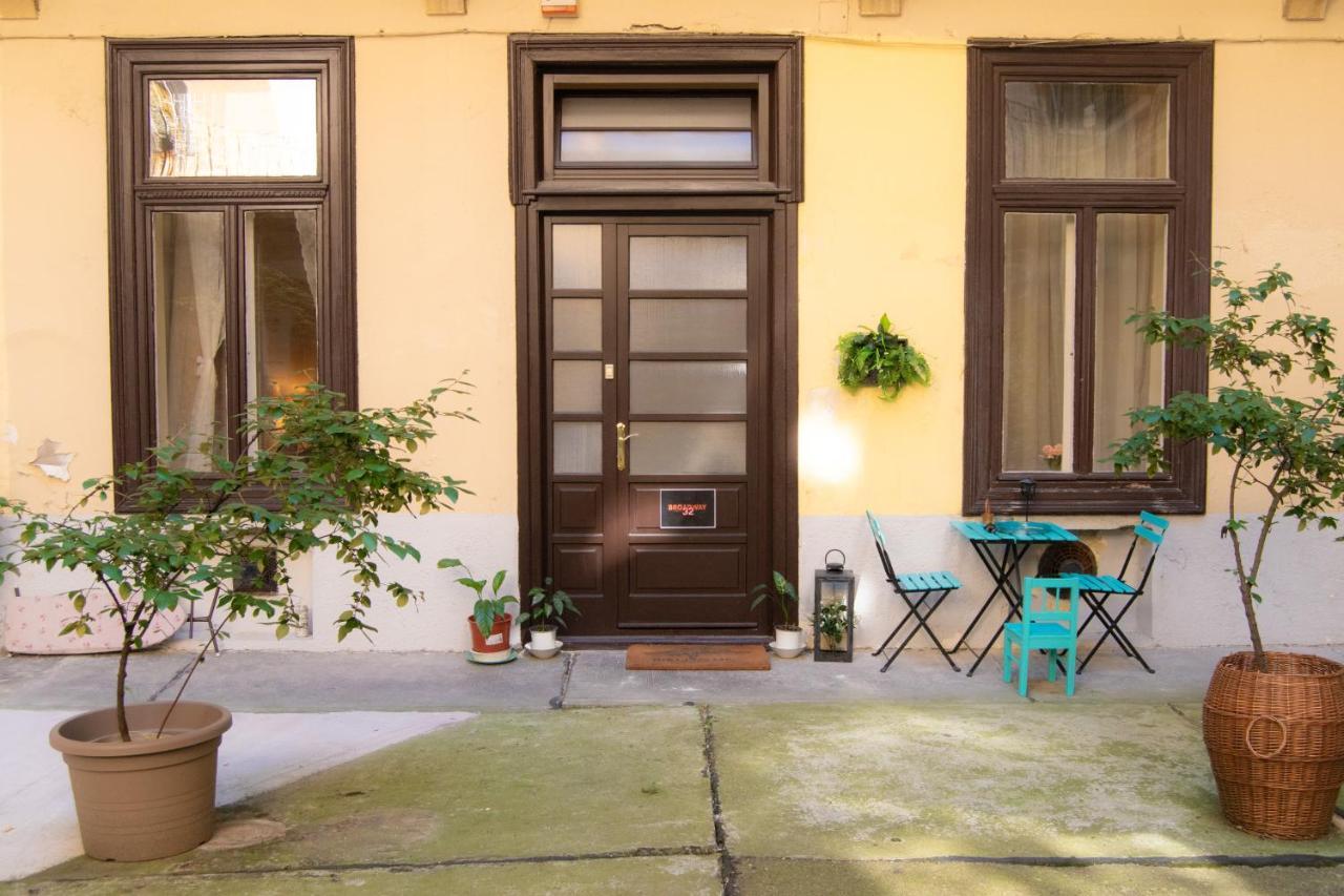Broadway City Center, Fully Equipped, 4 Person Budapest Extérieur photo