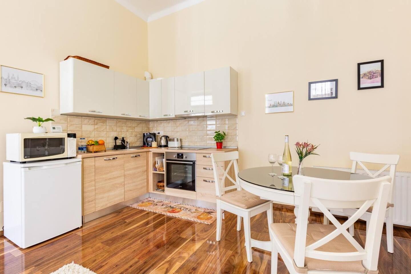 Broadway City Center, Fully Equipped, 4 Person Budapest Extérieur photo